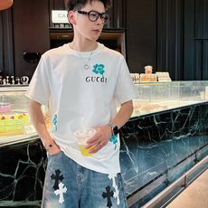 。Gucci 古驰💥独家专供新款原单男士休闲短袖 高端定制 高版本 时尚百搭爆款⚠️⚠️✨✨进口面料 手 。Gucci 古驰💥独家专供新款原单男士休闲短袖 高端定制 高版本 时尚百搭爆款⚠️⚠️✨✨进口面料 手