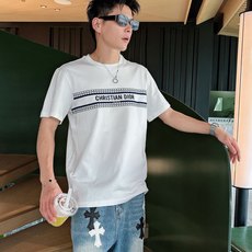 。Dior 迪奥💥独家专供新款原单男士休闲短袖 高端定制 高版本 时尚百搭爆款⚠️⚠️✨✨进口面料 手感 。Dior 迪奥💥独家专供新款原单男士休闲短袖 高端定制 高版本 时尚百搭爆款⚠️⚠️✨✨进口面料 手感