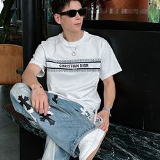 。Dior 迪奥💥独家专供新款原单男士休闲短袖 高端定制 高版本 时尚百搭爆款⚠️⚠️✨✨进口面料 手感 。Dior 迪奥💥独家专供新款原单男士休闲短袖 高端定制 高版本 时尚百搭爆款⚠️⚠️✨✨进口面料 手感