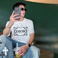 。Dior 迪奥💥独家专供新款原单男士休闲短袖 高端定制 高版本 时尚百搭爆款⚠️⚠️✨✨进口面料 手感 。Dior 迪奥💥独家专供新款原单男士休闲短袖 高端定制 高版本 时尚百搭爆款⚠️⚠️✨✨进口面料 手感