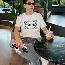 。Dior 迪奥💥独家专供新款原单男士休闲短袖 高端定制 高版本 时尚百搭爆款⚠️⚠️✨✨进口面料 手感 。Dior 迪奥💥独家专供新款原单男士休闲短袖 高端定制 高版本 时尚百搭爆款⚠️⚠️✨✨进口面料 手感