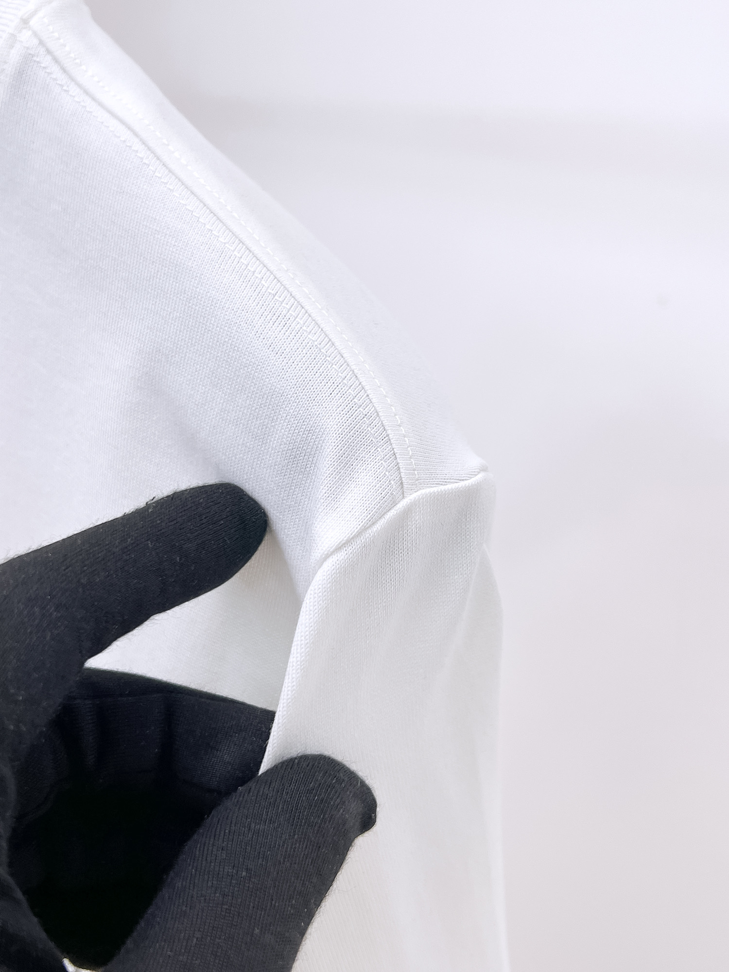 Men's Short Sleeve Crew Neck T-Shirt with Brand Logo - Soft & Comfortable 8 i1749474002300 9216 0 6