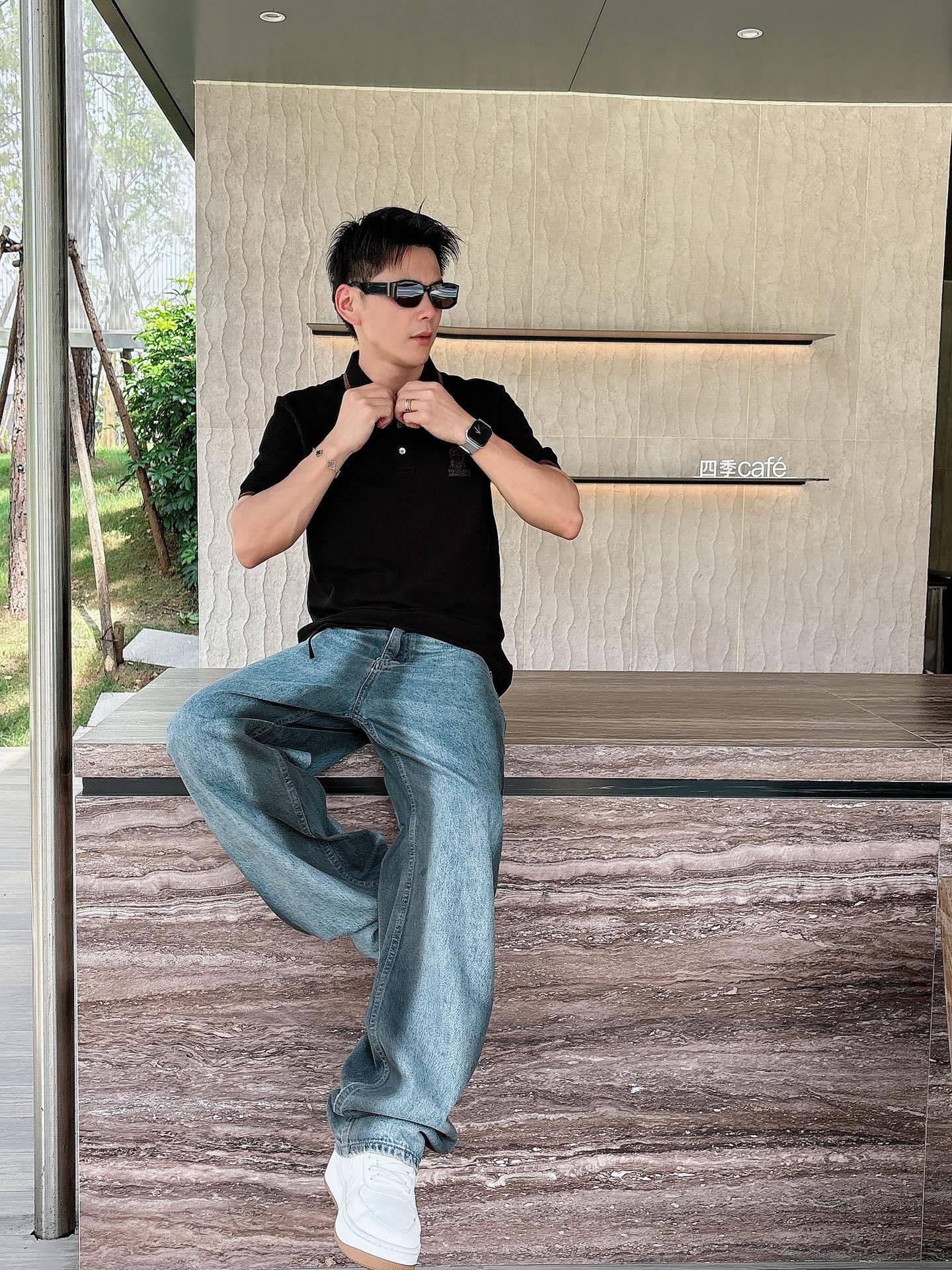 BC
高端推荐 2025春夏专柜最新款短袖Polo衫翻领T恤 成功人士必备单品 设计前卫!胸前品牌l