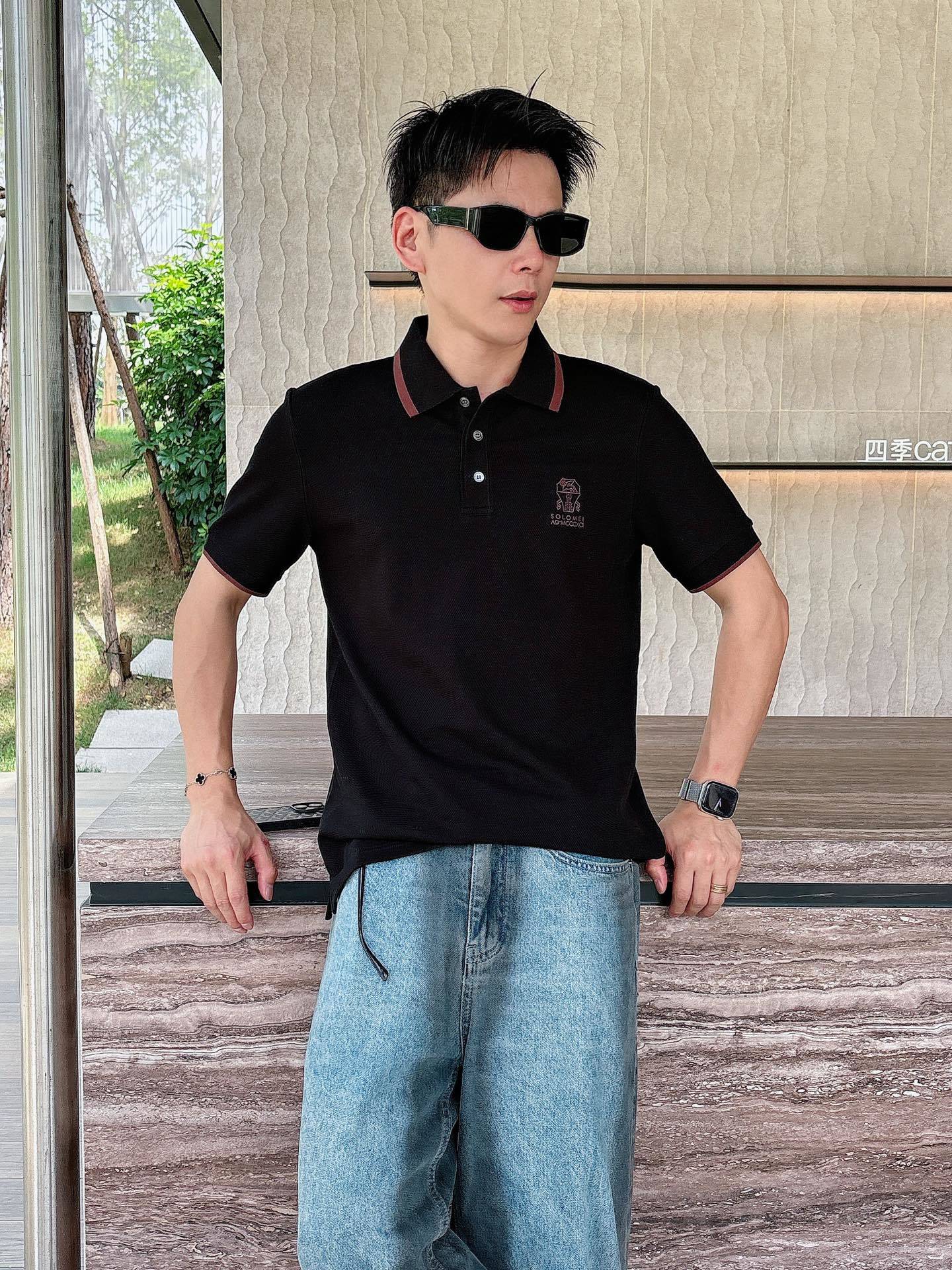 BC
高端推荐 2025春夏专柜最新款短袖Polo衫翻领T恤 成功人士必备单品 设计前卫!胸前品牌l