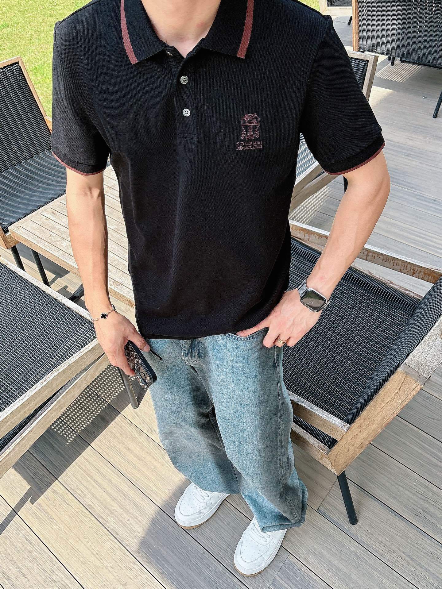 BC
高端推荐 2025春夏专柜最新款短袖Polo衫翻领T恤 成功人士必备单品 设计前卫!胸前品牌l