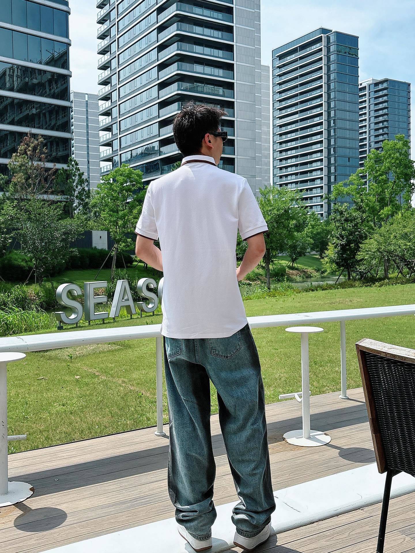 BC
高端推荐 2025春夏专柜新款短袖Polo衫翻领T恤 成功人士必备单品 设计前卫!胸前品牌lo