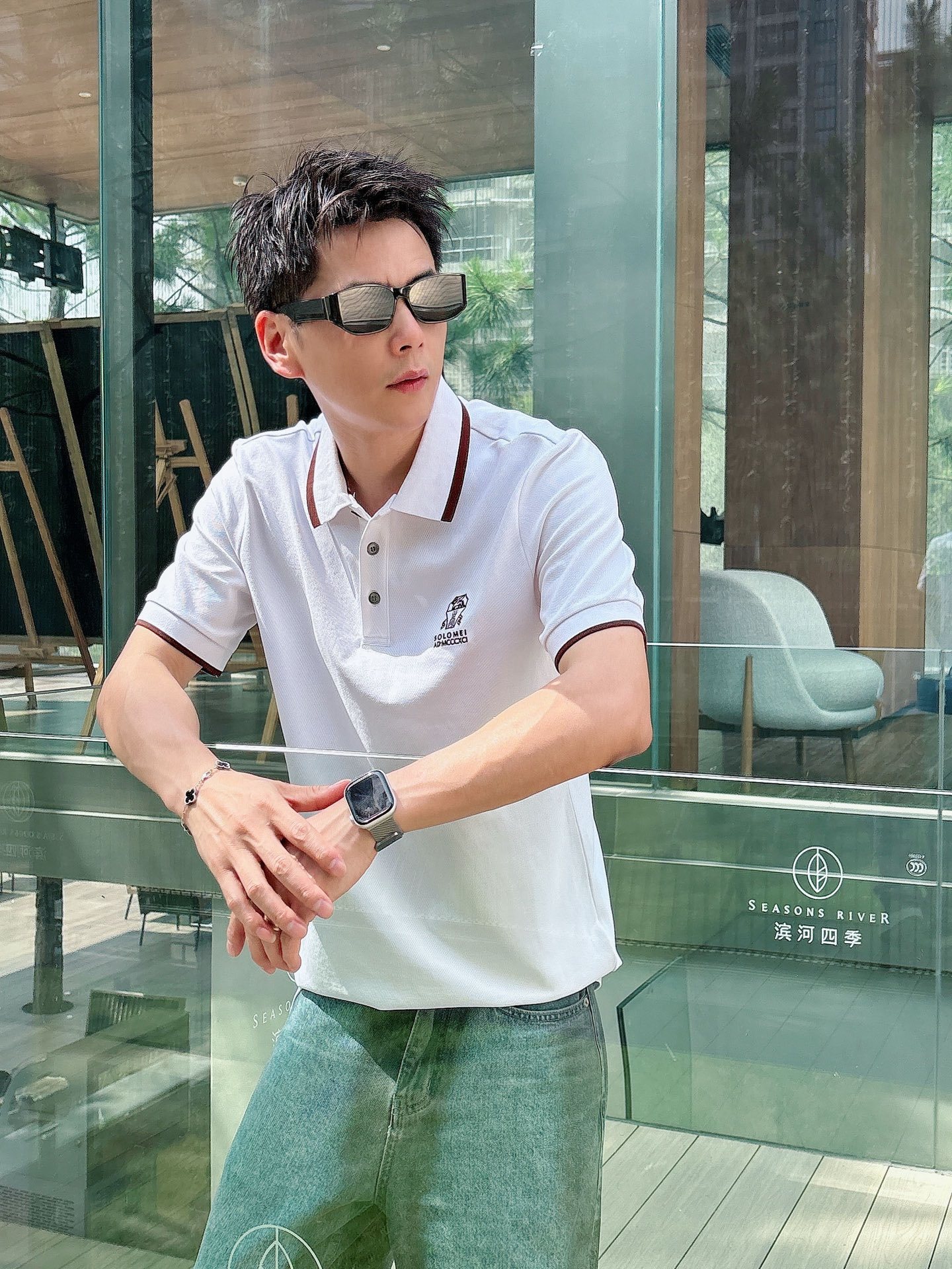 BC
高端推荐 2025春夏专柜新款短袖Polo衫翻领T恤 成功人士必备单品 设计前卫!胸前品牌lo