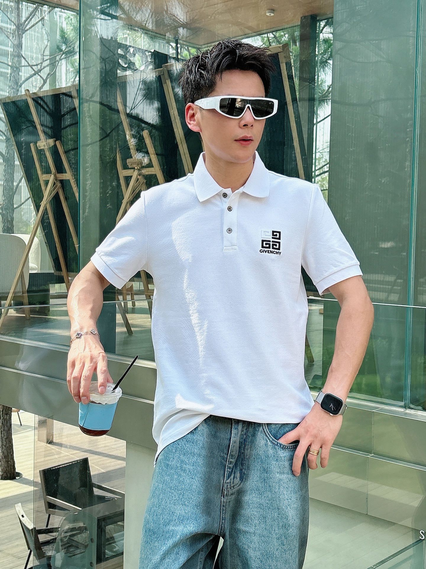 纪梵希
高端推荐 2025春夏专柜最新款短袖Polo衫翻领T恤 成功人士必备单品 设计前卫!胸前品