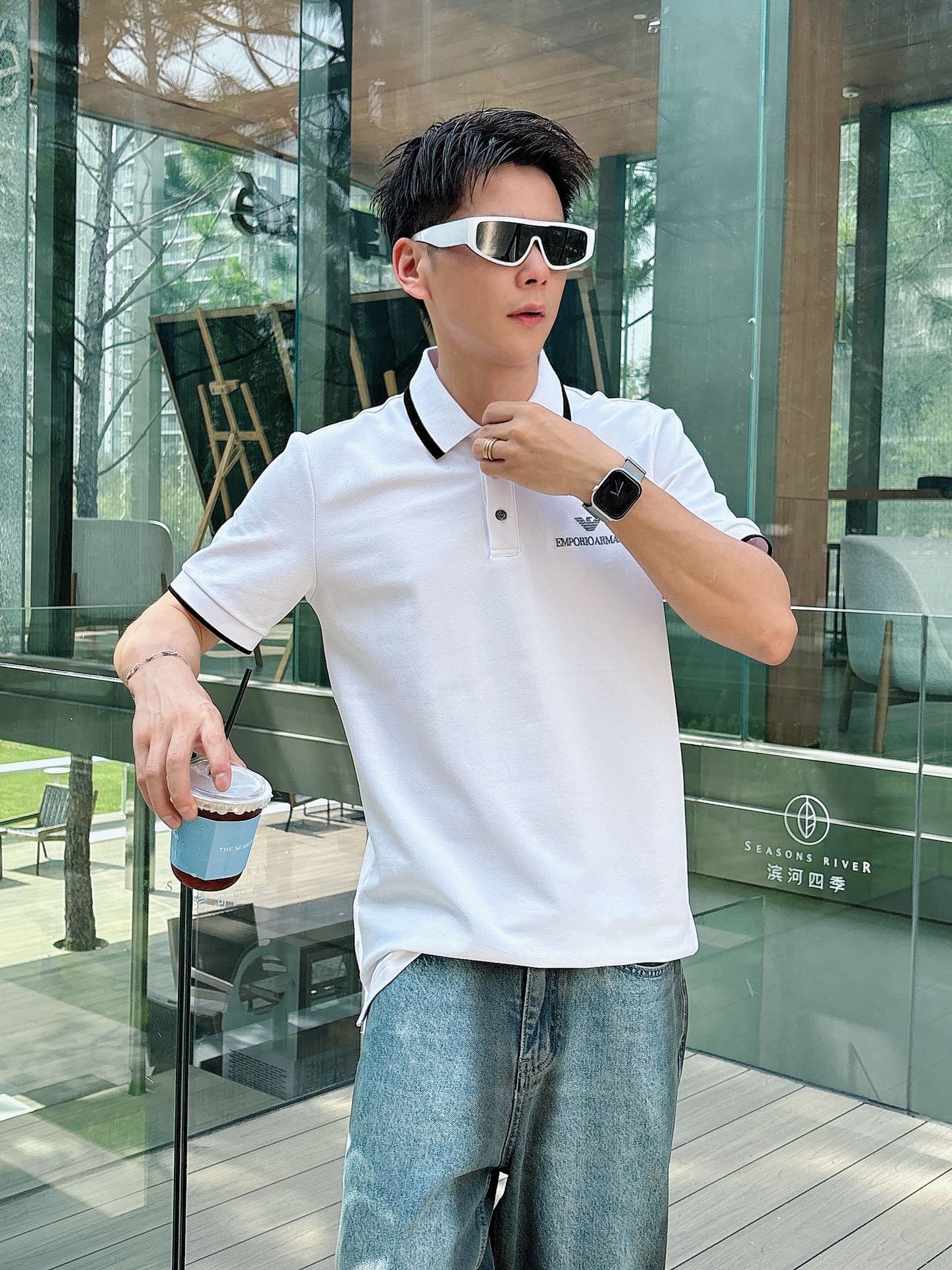 阿玛尼
高端推荐 2025春夏专柜最新款短袖Polo衫翻领T恤 成功人士必备单品 设计前卫!胸前品