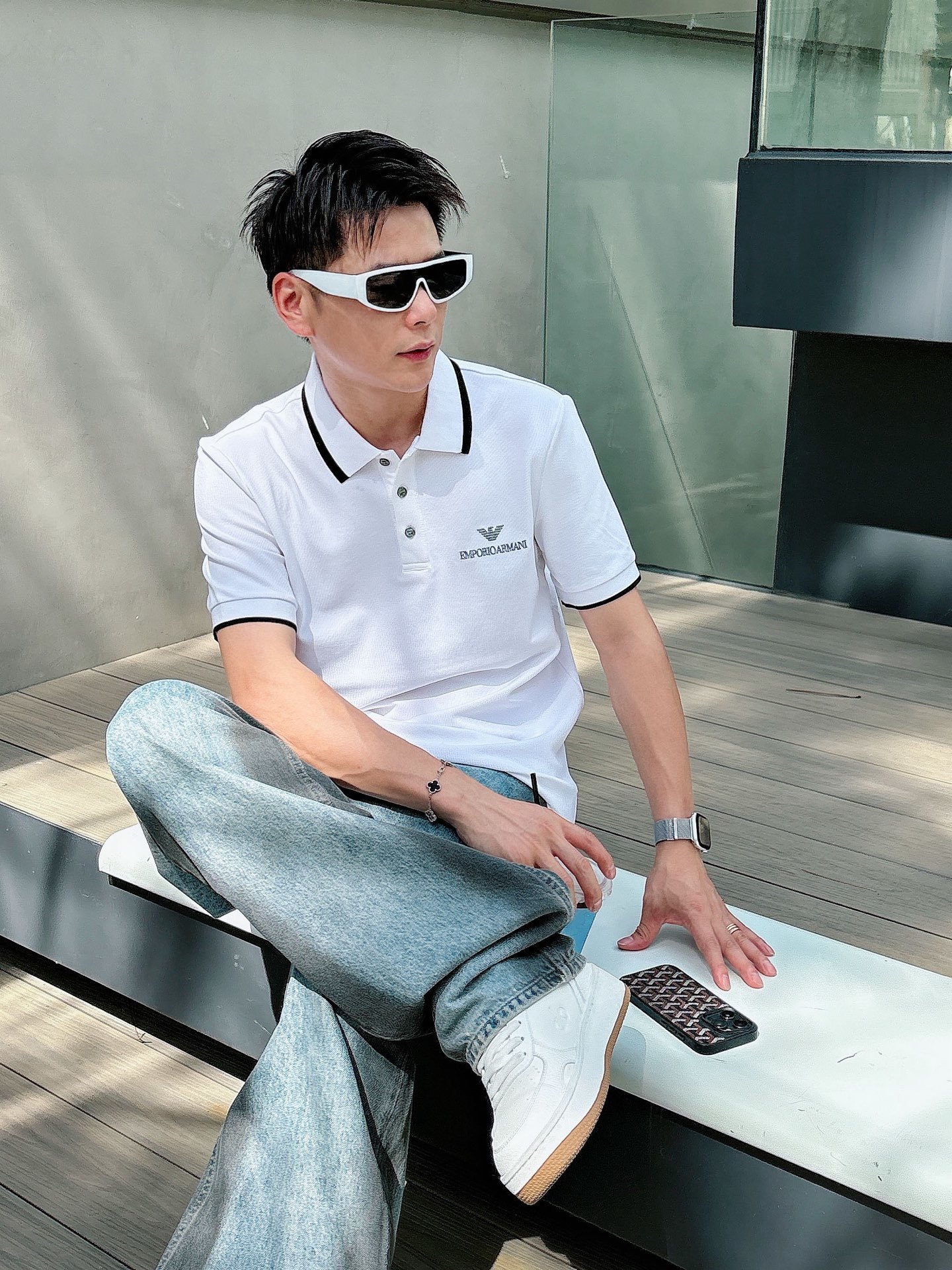 阿玛尼
高端推荐 2025春夏专柜最新款短袖Polo衫翻领T恤 成功人士必备单品 设计前卫!胸前品