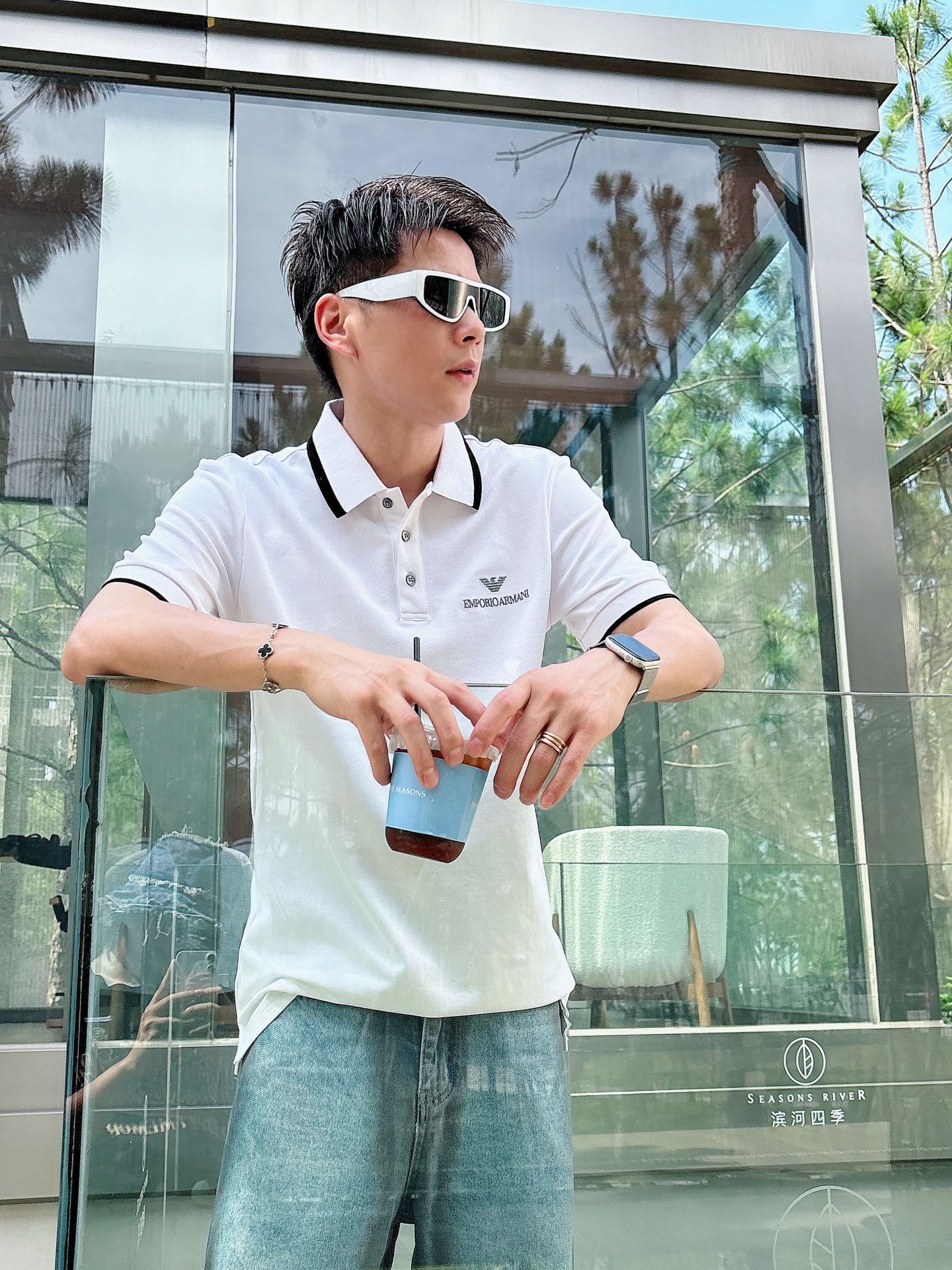 阿玛尼
高端推荐 2025春夏专柜最新款短袖Polo衫翻领T恤 成功人士必备单品 设计前卫!胸前品