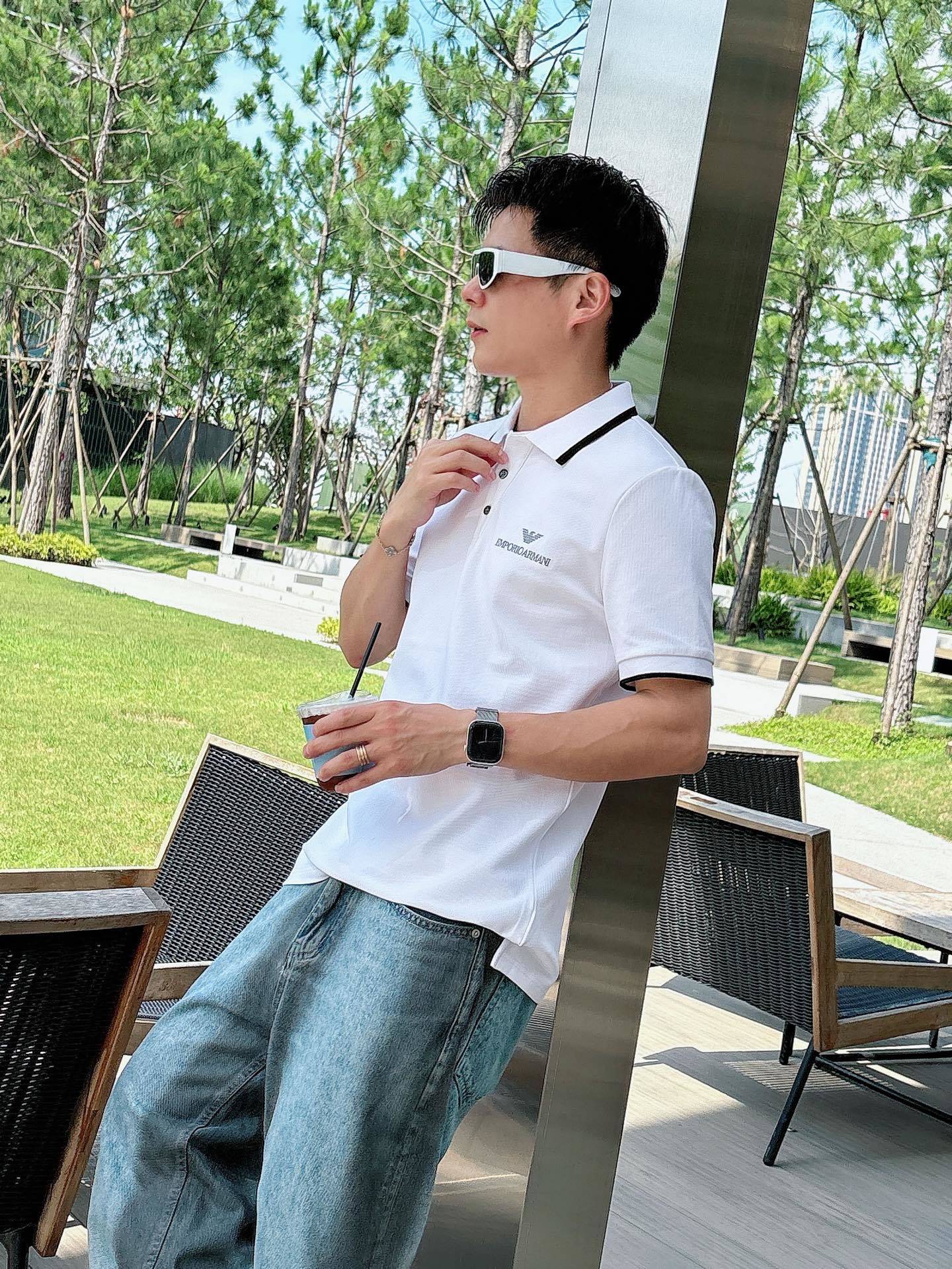 阿玛尼
高端推荐 2025春夏专柜最新款短袖Polo衫翻领T恤 成功人士必备单品 设计前卫!胸前品