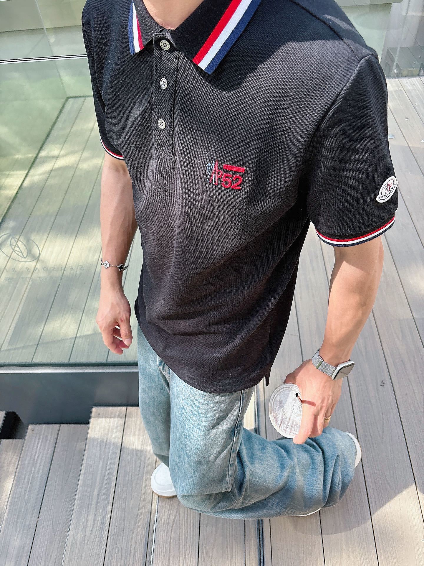 蒙口
高端推荐 2025春夏专柜最新款短袖Polo衫翻领T恤 成功人士必备单品 设计前卫!胸前品牌l