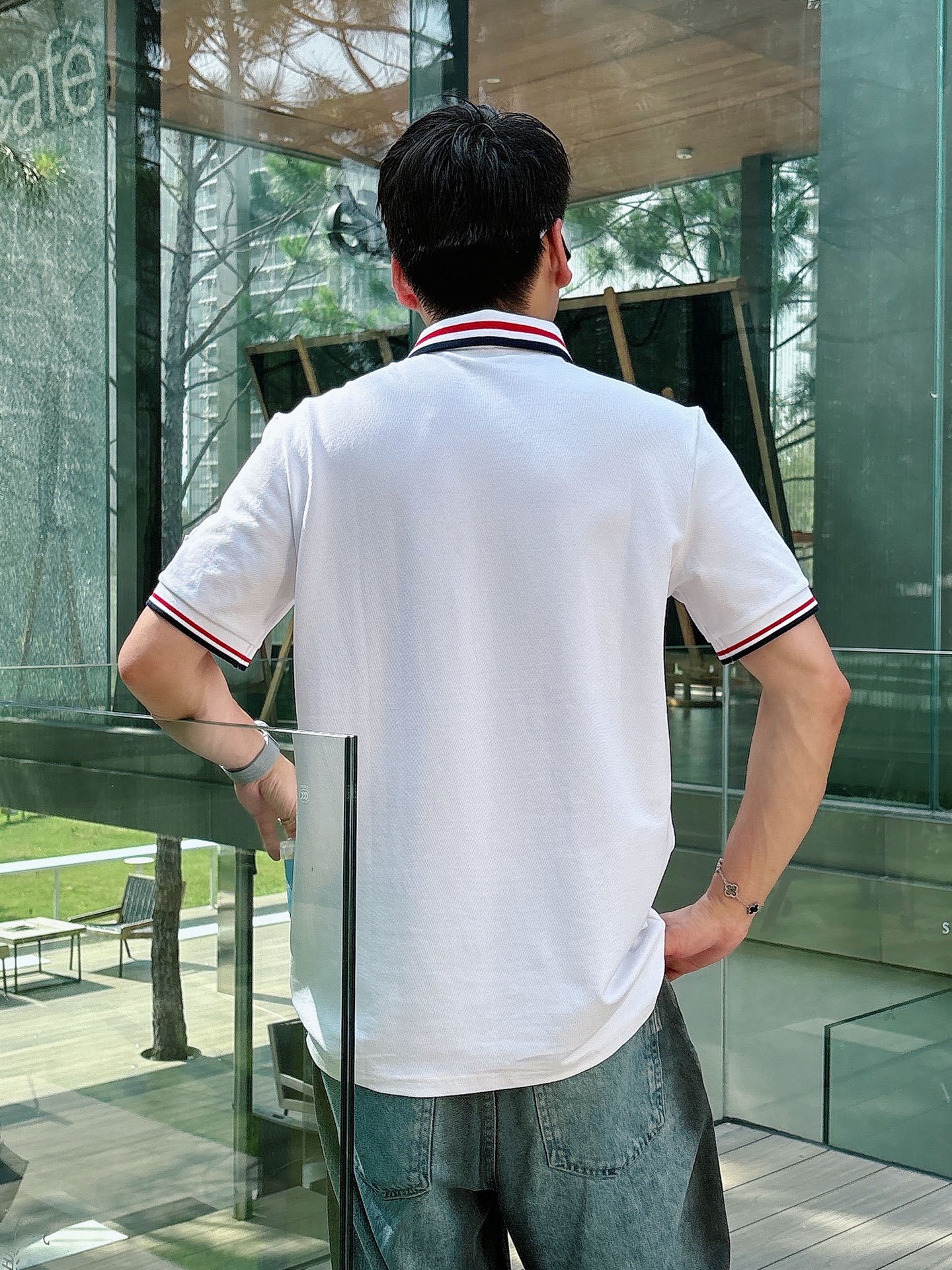 蒙口
高端推荐 2025春夏专柜最新款短袖Polo衫翻领T恤 成功人士必备单品 设计前卫!胸前品牌l