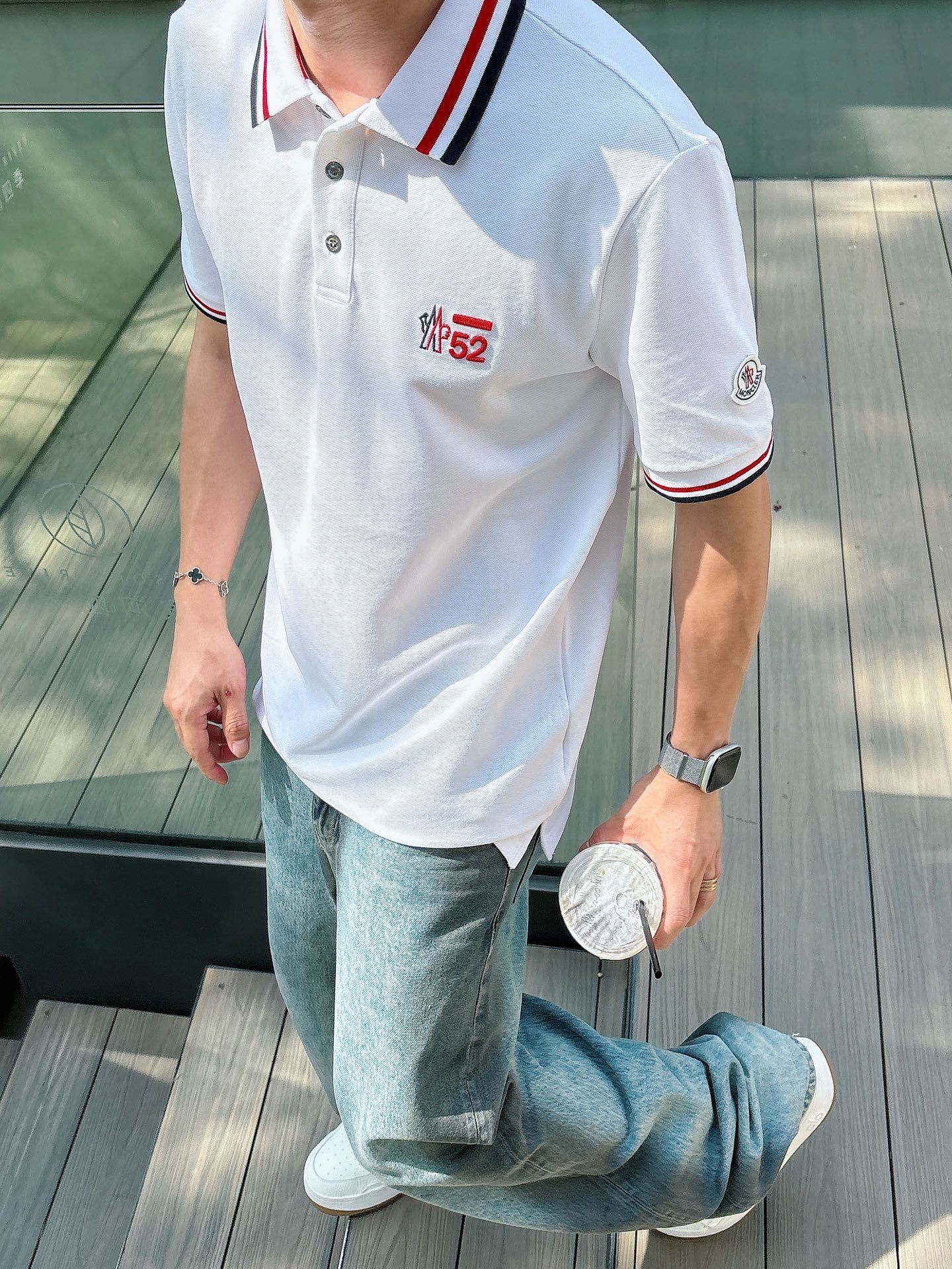 蒙口
高端推荐 2025春夏专柜最新款短袖Polo衫翻领T恤 成功人士必备单品 设计前卫!胸前品牌l