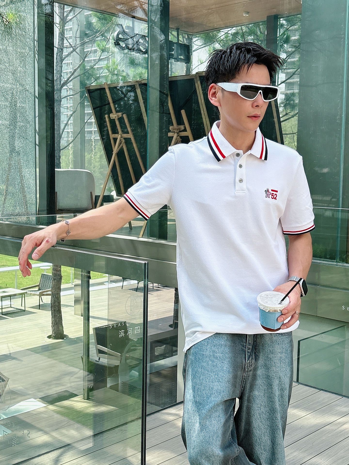 蒙口
高端推荐 2025春夏专柜最新款短袖Polo衫翻领T恤 成功人士必备单品 设计前卫!胸前品牌l