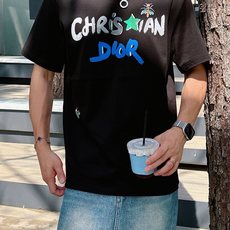 。Dior迪奥💥独家专供新款原单男士休闲短袖 高端定制 高版本 时尚百搭爆款⚠️⚠️✨✨进口面料 手感超 。Dior迪奥💥独家专供新款原单男士休闲短袖 高端定制 高版本 时尚百搭爆款⚠️⚠️✨✨进口面料 手感超