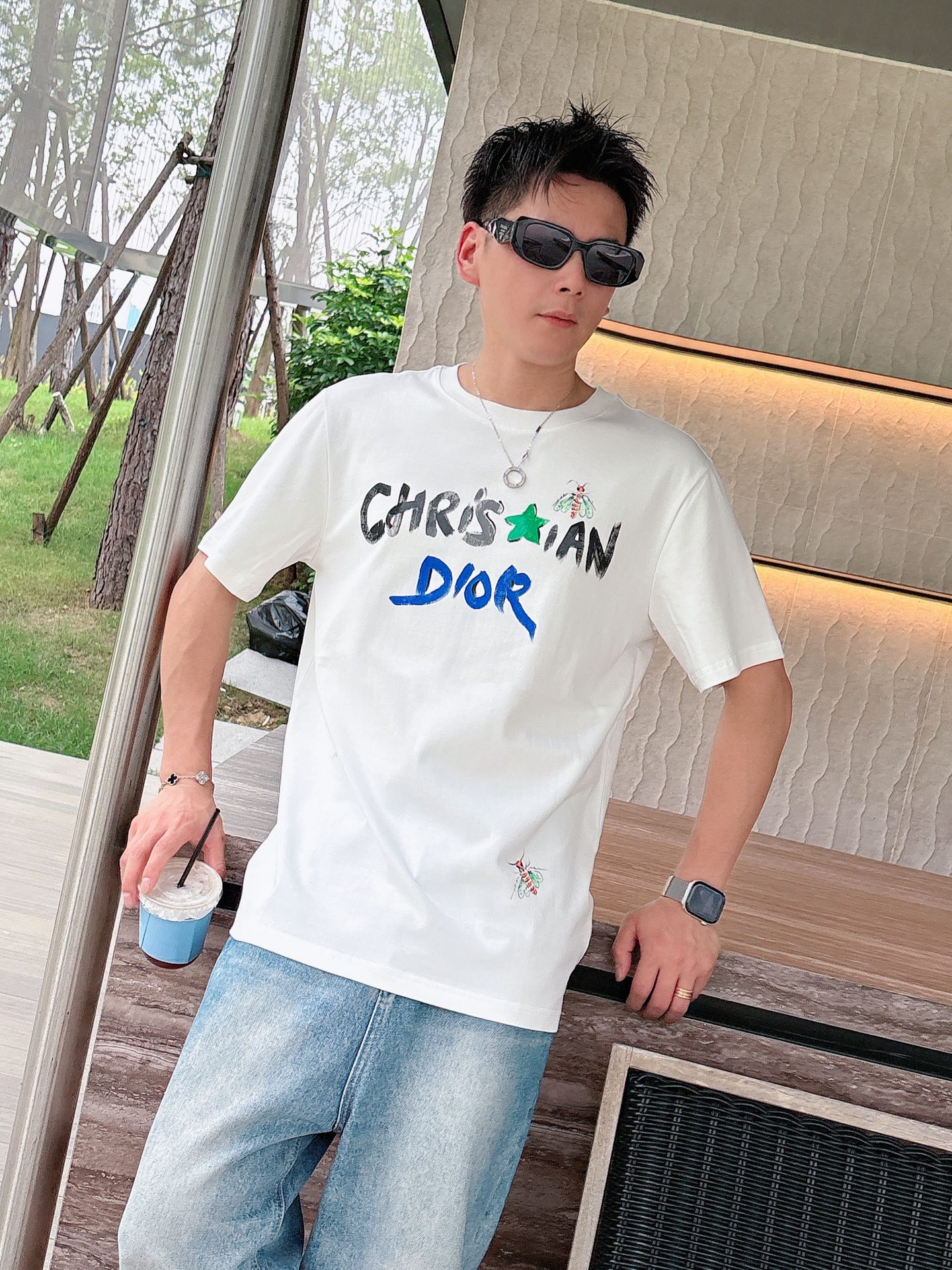 NO:444451,.Dior exclusively offers new original single men's casual short sleeves, high-end customization, high-end version, fashionable and versatile imported fabric, super soft and delicate, skin-friendly and comfortable to wear, high-end boutique, OEM fine-made top body, very good, men's essential items, three-standard complete color, black and white, Size S-2XL Size S shoulder width 46, bust 102, 66, sleeve length 22, M Size Shoulder width 47, bust 106, 67, sleeve length 23, L Size Shoulder width 48, bust 110, 68, sleeve length 24, XL Size Shoulder width 49, bust 114, 69, sleeve length 25, 2XL Size Shoulder width 50, bust 116, 70, sleeve length 26,,dior,dior,T-shirt,alexander wang19860909.Dior迪奥独家专供新款原单男士休闲短袖 高端定制 高版本 时尚百搭爆款进口面料 手感超柔软细腻 穿着亲肤舒适 高端精品 代工厂精细做上身非常赞 男士必备单品 三标齐全 颜色黑色白色 尺码S-2XL S码肩宽46 胸围102 衣长66 袖长22 M码肩宽47 胸围106 衣长67 袖长23 L码肩宽48 胸围110 衣长68 袖长24 XL码肩宽49 胸围114 衣长69 袖长25 2XL码肩宽50 胸围116 衣长70 袖长26,,dior,dior,T-shirt,alexander wang,Men's clothing