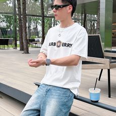 。Burberry巴宝莉💥独家专供新款原单男士休闲短袖 高端定制 高版本 时尚百搭爆款⚠️⚠️✨✨进口面 。Burberry巴宝莉💥独家专供新款原单男士休闲短袖 高端定制 高版本 时尚百搭爆款⚠️⚠️✨✨进口面