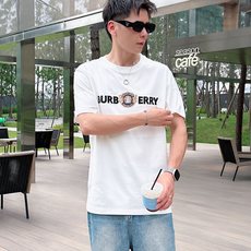 。Burberry巴宝莉💥独家专供新款原单男士休闲短袖 高端定制 高版本 时尚百搭爆款⚠️⚠️✨✨进口面 。Burberry巴宝莉💥独家专供新款原单男士休闲短袖 高端定制 高版本 时尚百搭爆款⚠️⚠️✨✨进口面