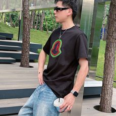 。Moncler蒙口 💥独家专供新款原单男士休闲短袖 高端定制 高版本 时尚百搭爆款⚠️⚠️✨✨进口面料 。Moncler蒙口 💥独家专供新款原单男士休闲短袖 高端定制 高版本 时尚百搭爆款⚠️⚠️✨✨进口面料