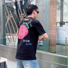 。LOUIS VUITTON 路易威登💥独家专供新款原单男士休闲短袖 高端定制 高版本 时尚百搭爆款⚠️ 。LOUIS VUITTON 路易威登💥独家专供新款原单男士休闲短袖 高端定制 高版本 时尚百搭爆款⚠️