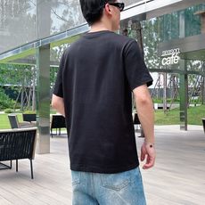 。Versace范思哲💥独家专供新款原单男士休闲短袖 高端定制 高版本 时尚百搭爆款⚠️⚠️✨✨进口面料 。Versace范思哲💥独家专供新款原单男士休闲短袖 高端定制 高版本 时尚百搭爆款⚠️⚠️✨✨进口面料