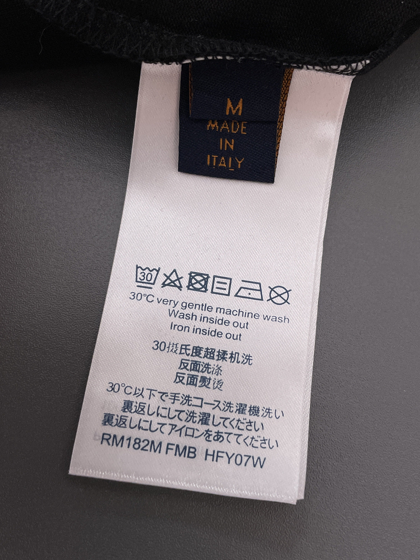  LV 🔥🔥高端定制 2025春夏新款首发专柜最新款短袖圆领T恤 高端订制 设计前卫时尚！品牌logo重