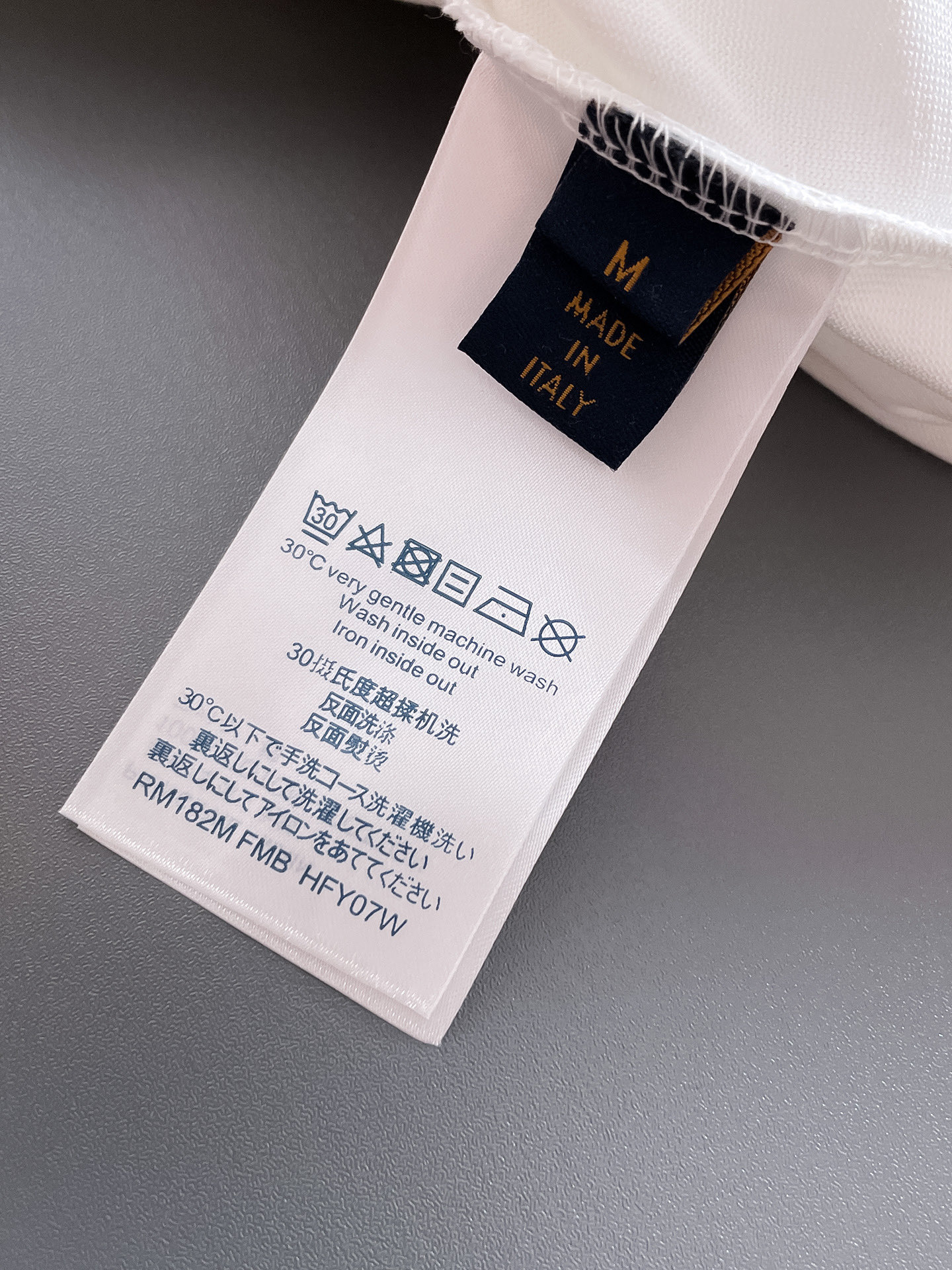  LV 🔥🔥高端定制 2025春夏新款首发专柜最新款短袖圆领T恤 高端订制 设计前卫时尚！品牌logo重