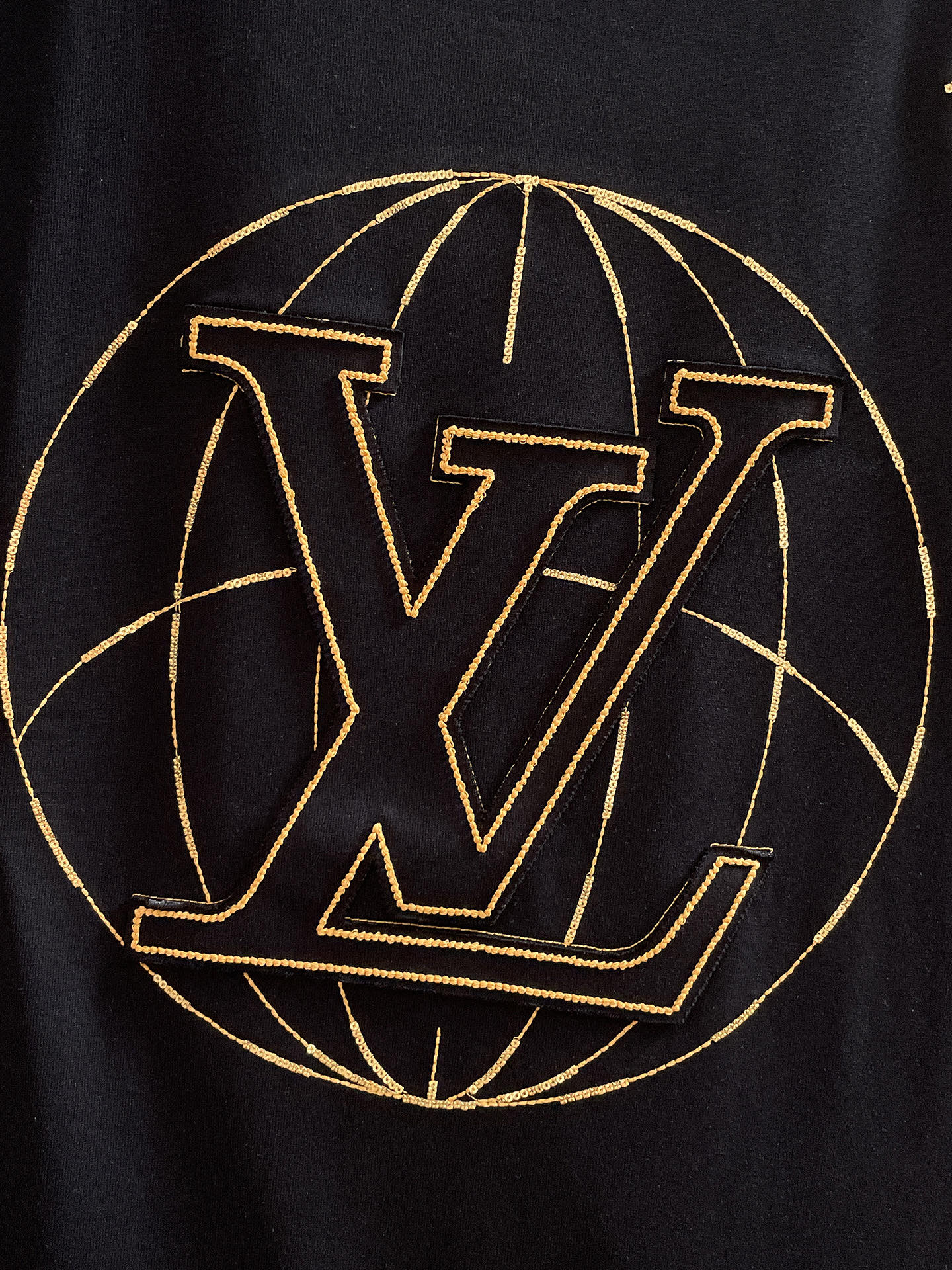  LV 🔥🔥高端定制 2025春夏新款首发专柜最新款短袖圆领T恤 高端订制 设计前卫时尚！品牌logo重