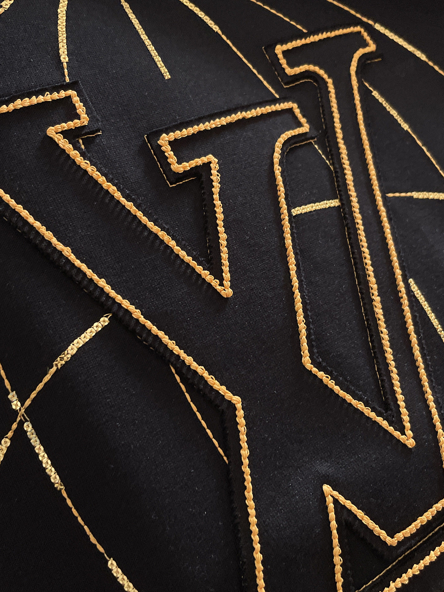  LV 🔥🔥高端定制 2025春夏新款首发专柜最新款短袖圆领T恤 高端订制 设计前卫时尚！品牌logo重