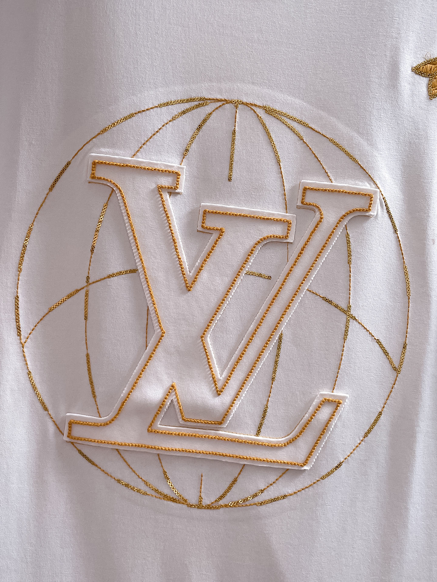  LV 🔥🔥高端定制 2025春夏新款首发专柜最新款短袖圆领T恤 高端订制 设计前卫时尚！品牌logo重