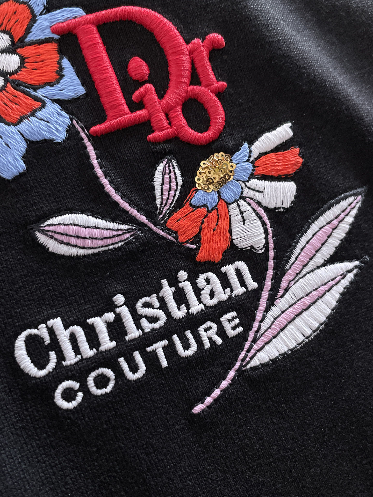  Dior 🔥🔥高端定制 2025春夏新款首发专柜最新款短袖圆领T恤 高端订制 设计前卫时尚！品牌log