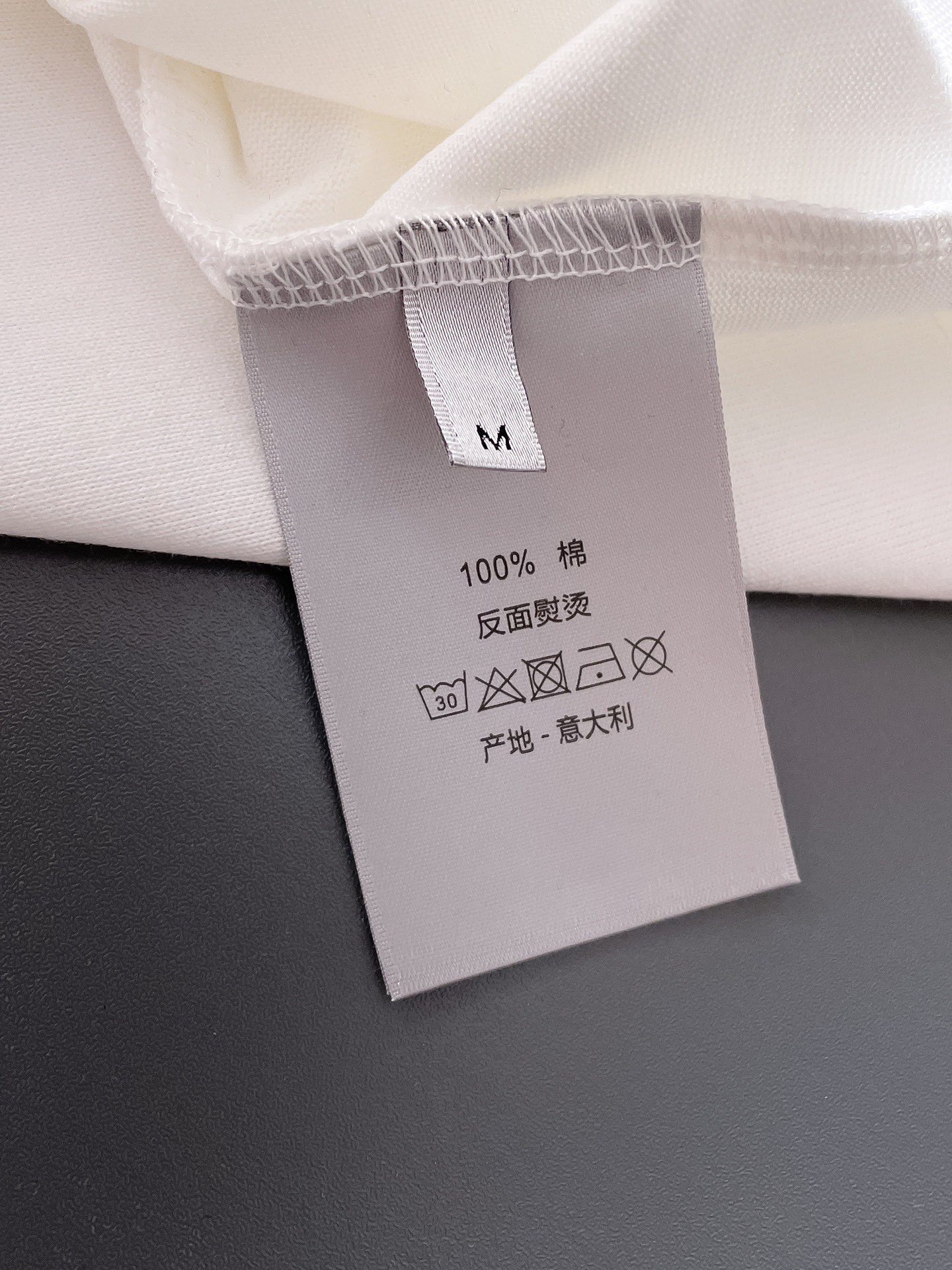  Dior 🔥🔥高端定制 2025春夏新款首发专柜最新款短袖圆领T恤 高端订制 设计前卫时尚！品牌log