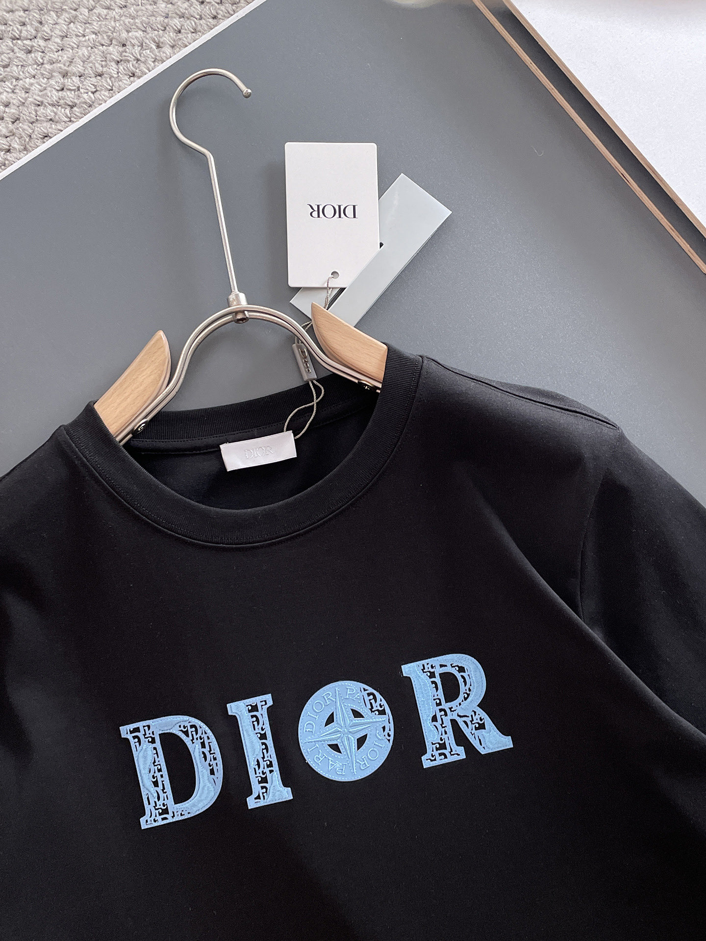  Dior 🔥🔥高端定制 2025春夏新款首发专柜最新款短袖圆领T恤 高端订制 设计前卫时尚！品牌log