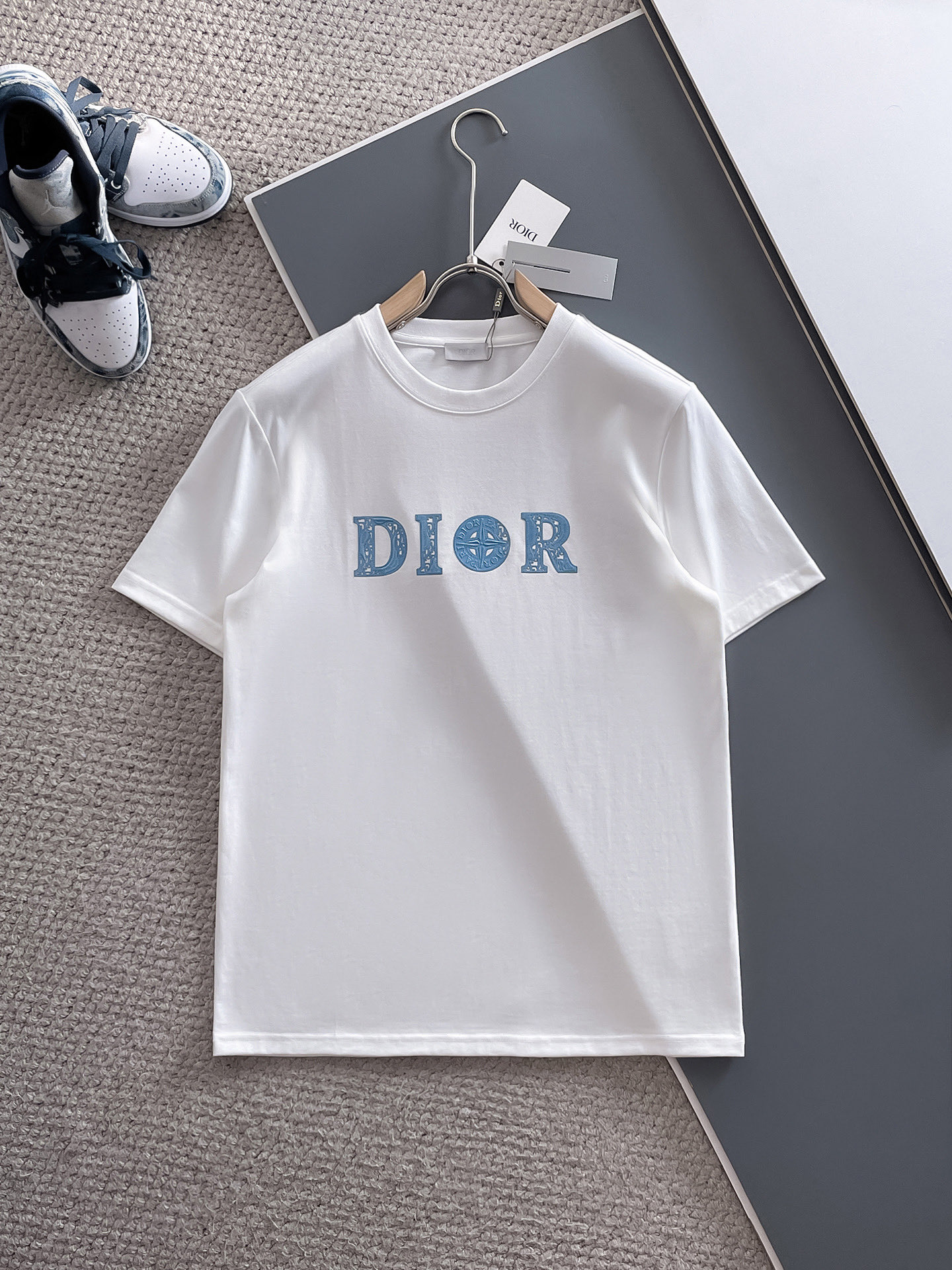  Dior 🔥🔥高端定制 2025春夏新款首发专柜最新款短袖圆领T恤 高端订制 设计前卫时尚！品牌log