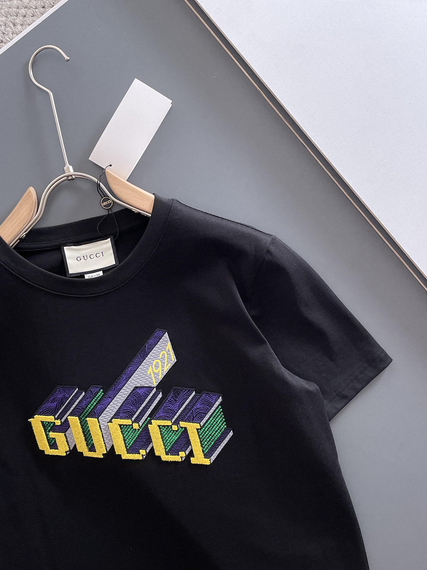  Gucci 🔥🔥高端定制 2025春夏新款首发专柜最新款短袖圆领T恤 高端订制 设计前卫时尚！品牌lo