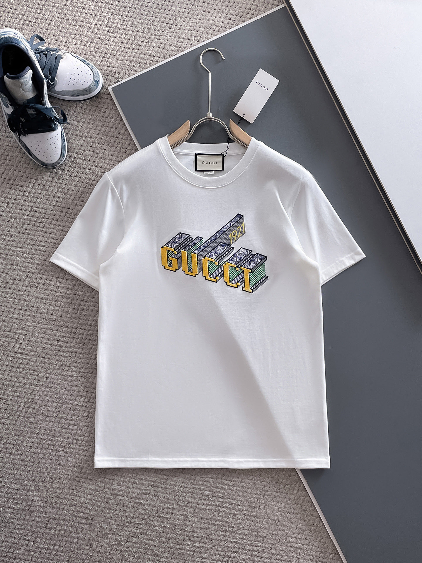  Gucci 🔥🔥高端定制 2025春夏新款首发专柜最新款短袖圆领T恤 高端订制 设计前卫时尚！品牌lo