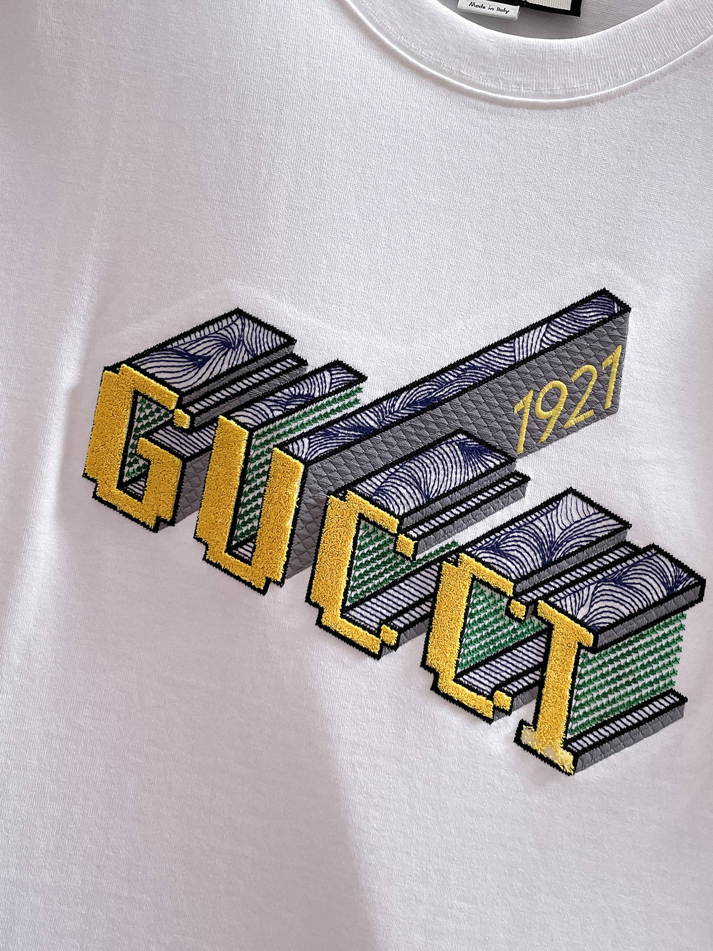  Gucci 🔥🔥高端定制 2025春夏新款首发专柜最新款短袖圆领T恤 高端订制 设计前卫时尚！品牌lo