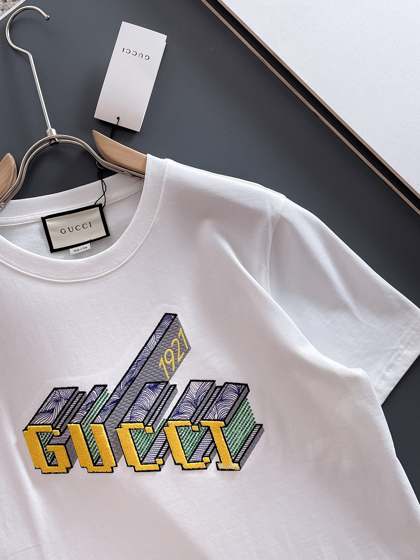  Gucci 🔥🔥高端定制 2025春夏新款首发专柜最新款短袖圆领T恤 高端订制 设计前卫时尚！品牌lo