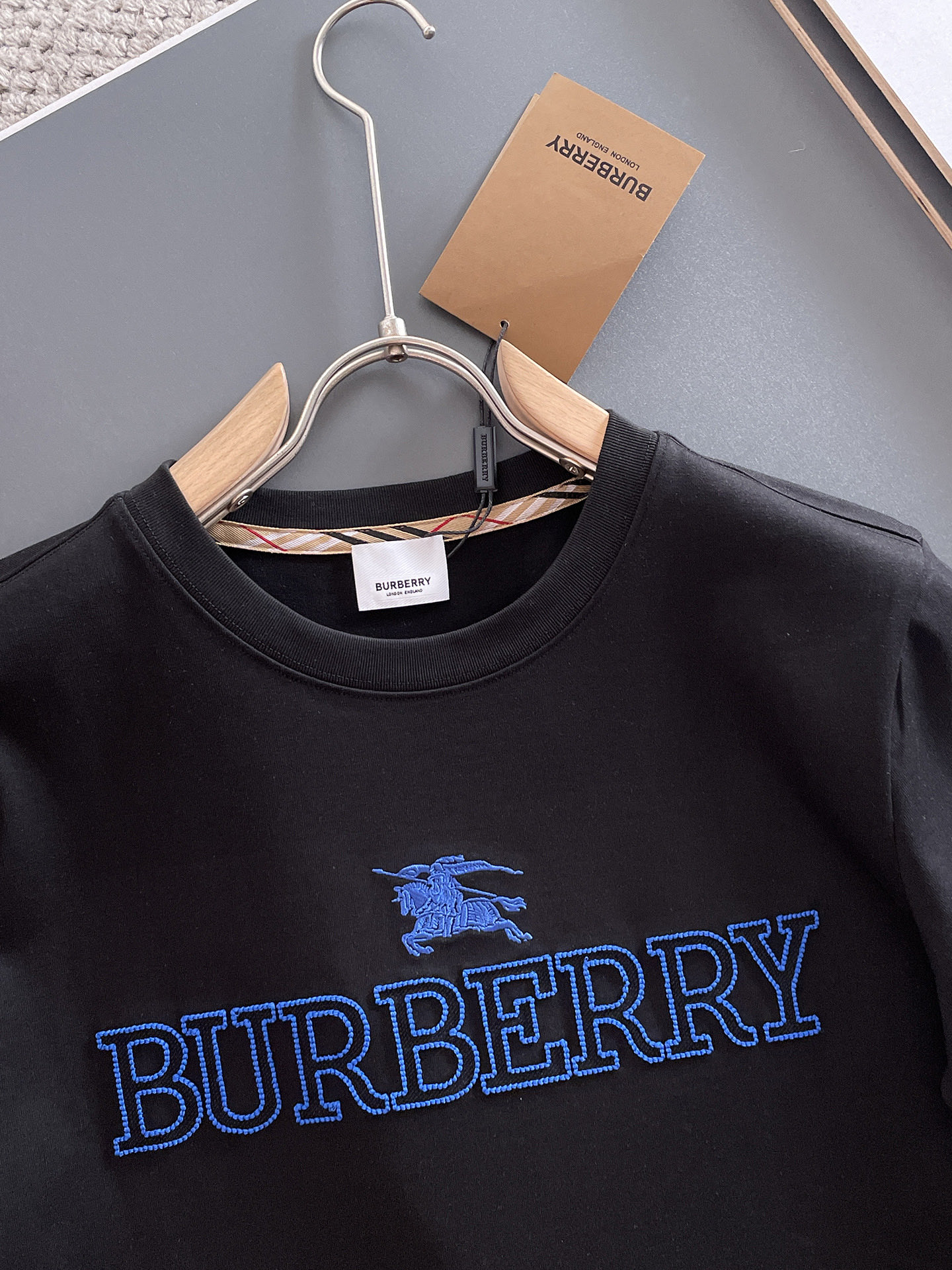  Burberry 🔥🔥高端定制 2025春夏新款首发专柜最新款短袖圆领T恤 高端订制 设计前卫时尚！品