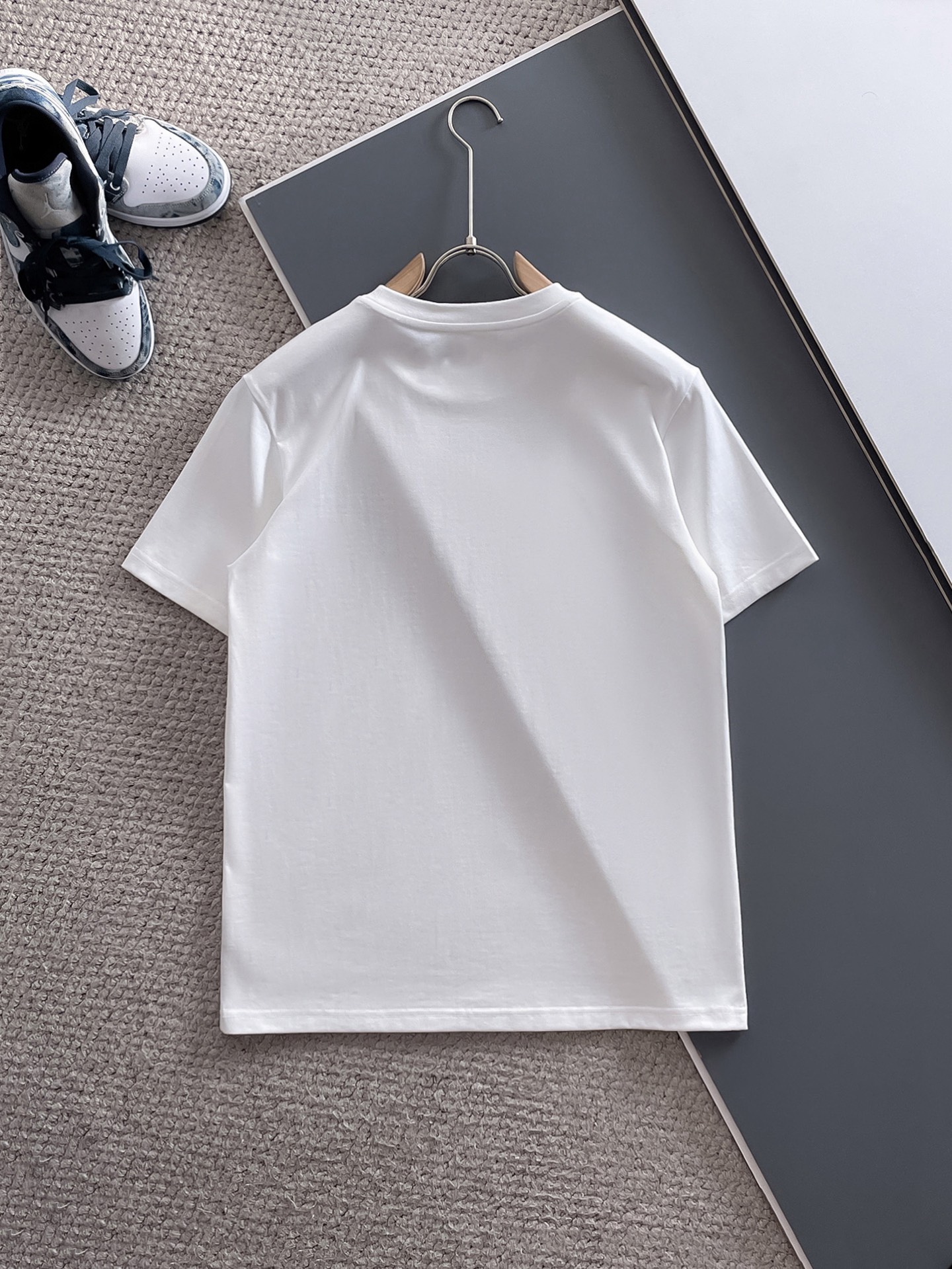  Burberry 🔥🔥高端定制 2025春夏新款首发专柜最新款短袖圆领T恤 高端订制 设计前卫时尚！品