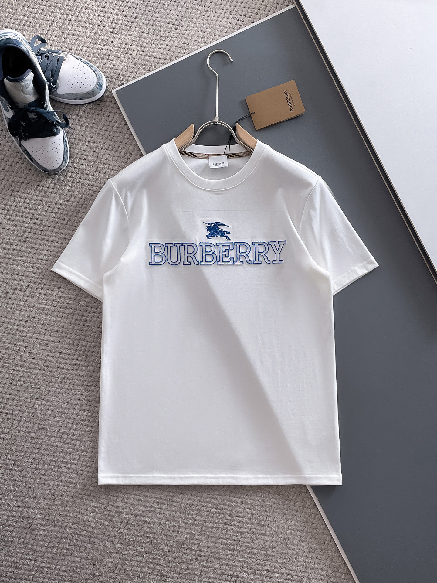  Burberry 🔥🔥高端定制 2025春夏新款首发专柜最新款短袖圆领T恤 高端订制 设计前卫时尚！品