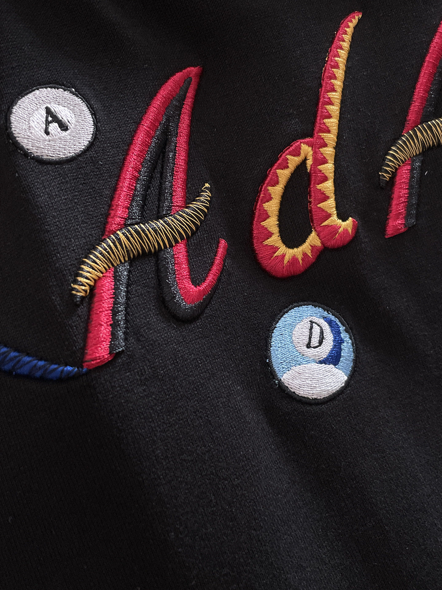  Prada 🔥🔥高端定制 2025春夏新款首发专柜最新款短袖圆领T恤 高端订制 设计前卫时尚！品牌lo