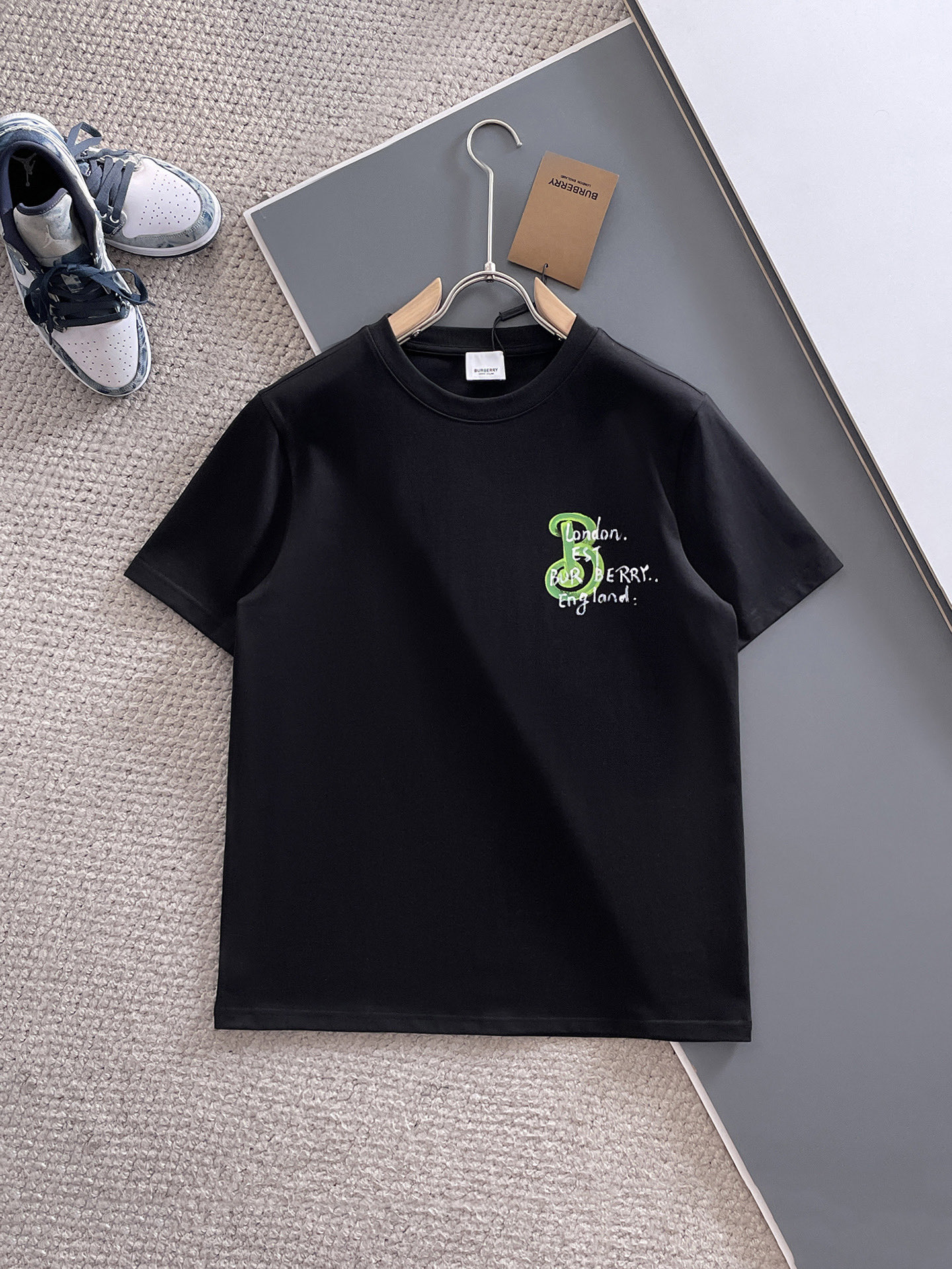  Burberry 🔥🔥高端定制 2025春夏新款首发专柜最新款短袖圆领T恤 高端订制 设计前卫时尚！品