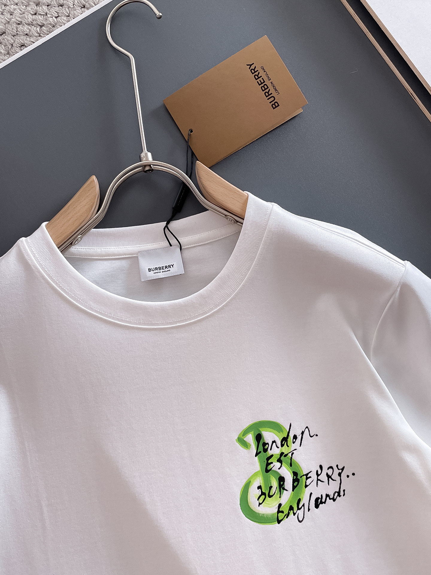  Burberry 🔥🔥高端定制 2025春夏新款首发专柜最新款短袖圆领T恤 高端订制 设计前卫时尚！品