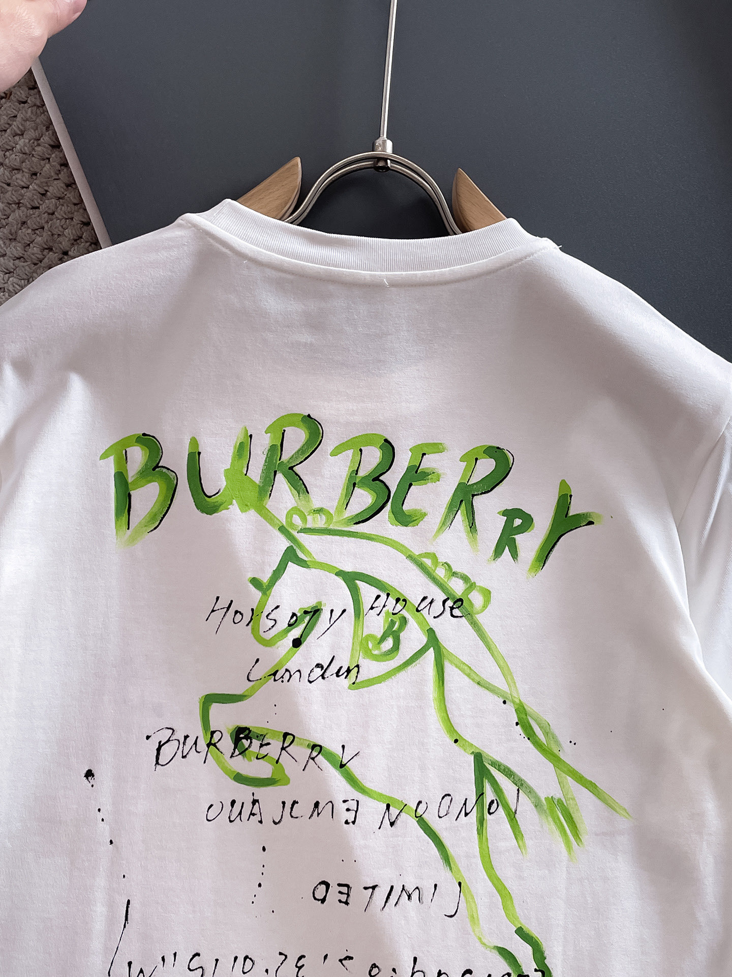  Burberry 🔥🔥高端定制 2025春夏新款首发专柜最新款短袖圆领T恤 高端订制 设计前卫时尚！品