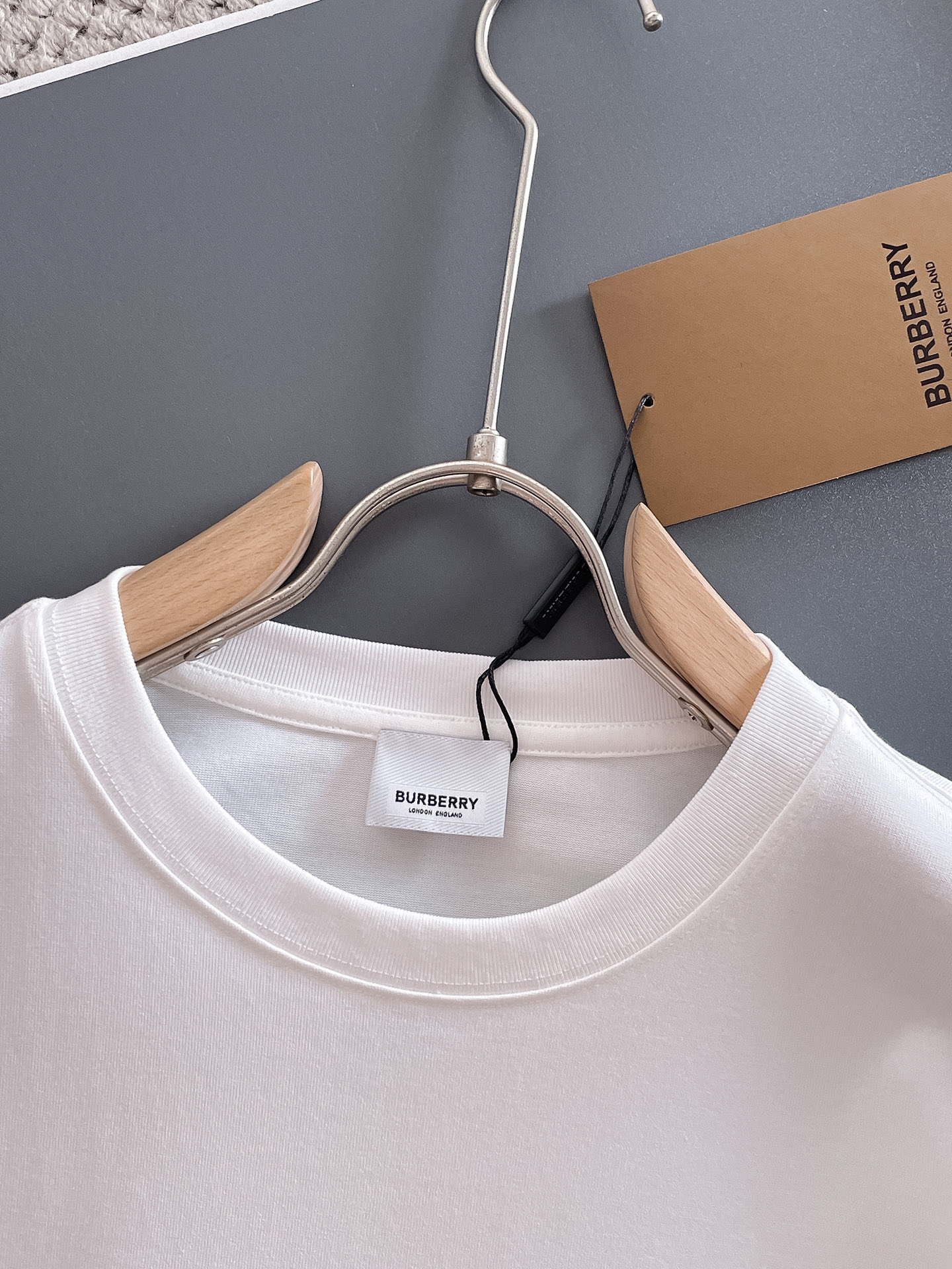  Burberry 🔥🔥高端定制 2025春夏新款首发专柜最新款短袖圆领T恤 高端订制 设计前卫时尚！品