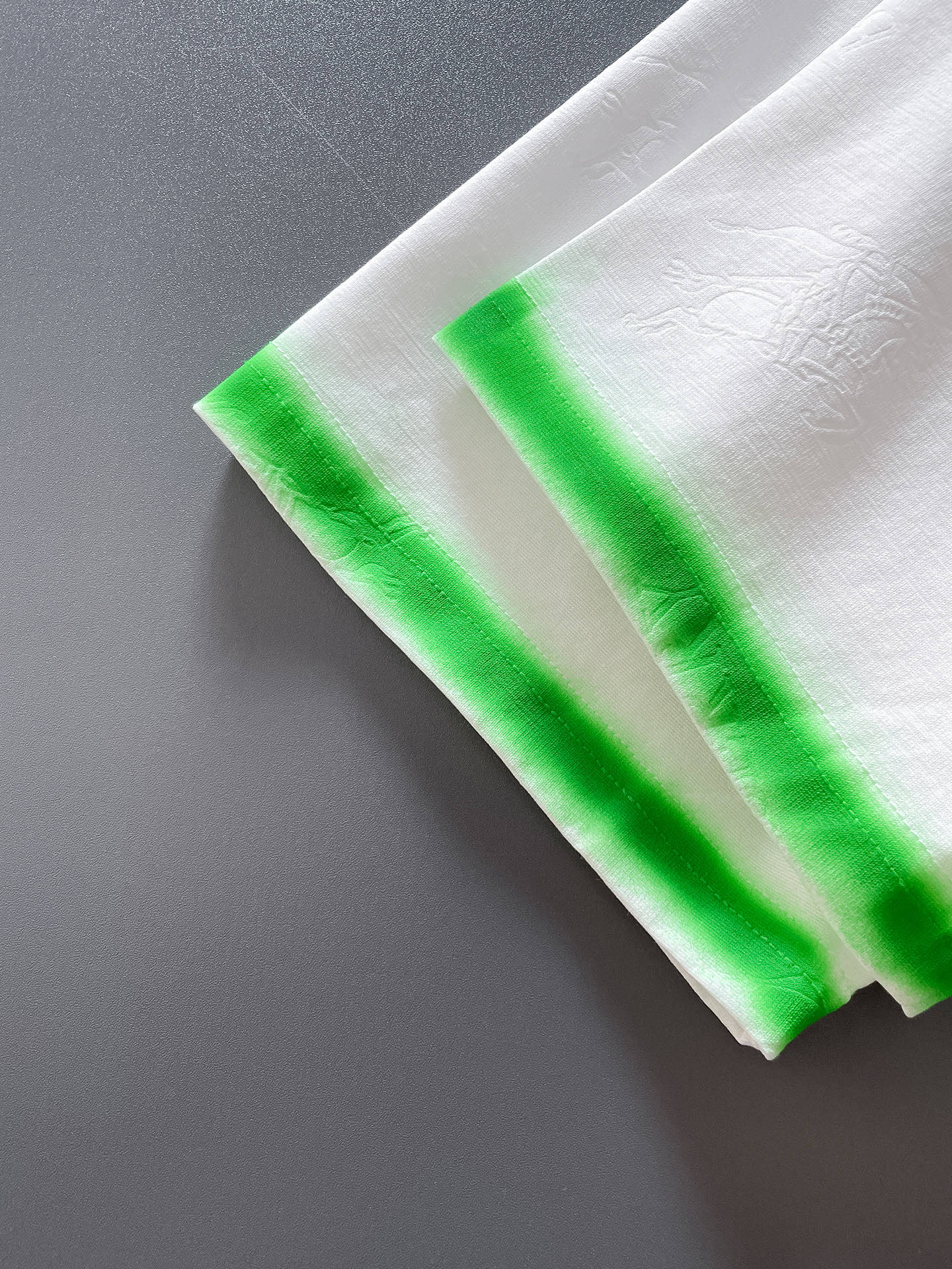  BUR 巴宝莉 🔥🔥高定面料 2025春夏新品上市🍃时尚经典圆领短袖👍🏻时尚单品设计，更加时尚舒适，高