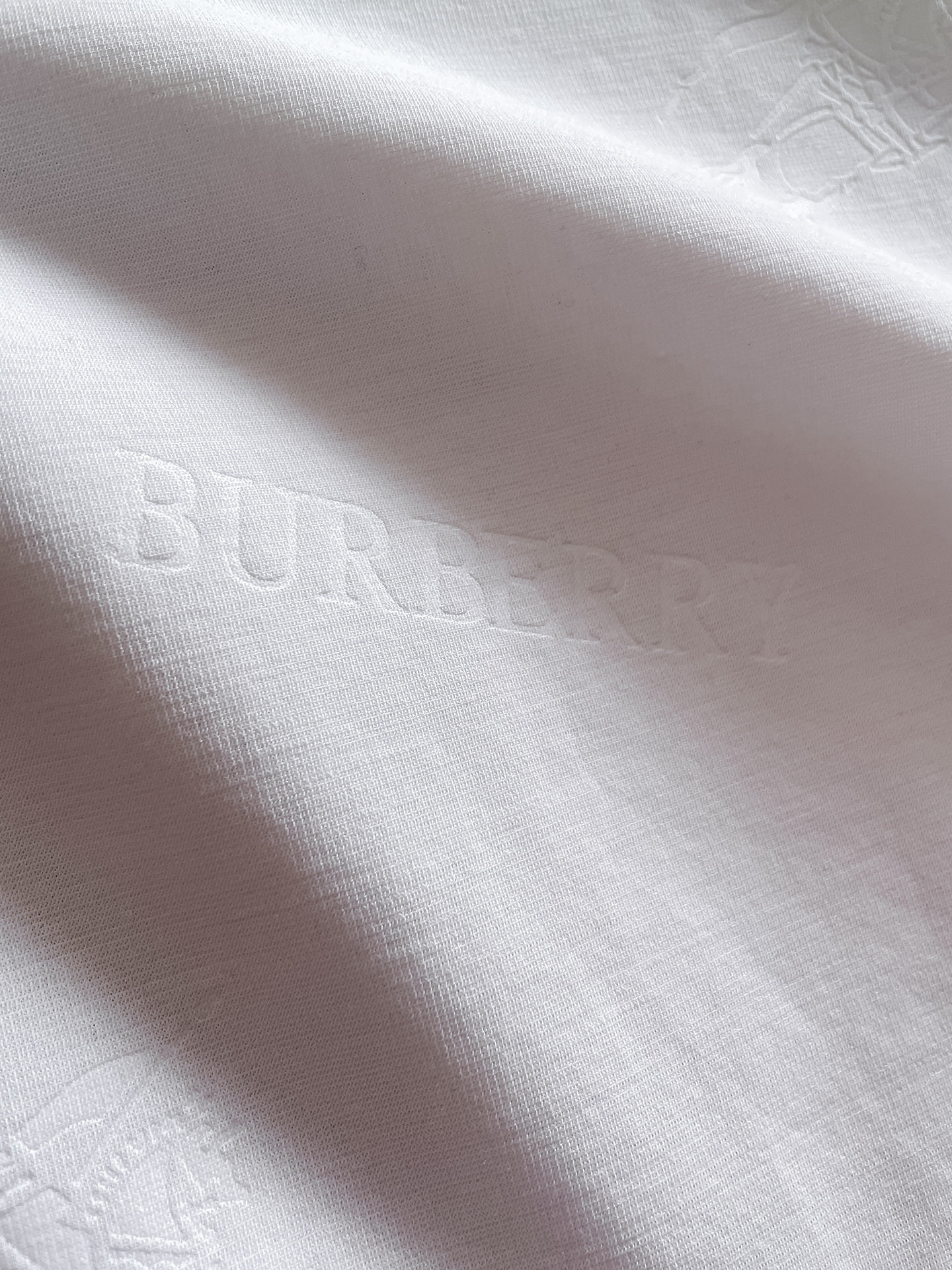  BUR 巴宝莉 🔥🔥高定面料 2025春夏新品上市🍃时尚经典圆领短袖👍🏻时尚单品设计，更加时尚舒适，高